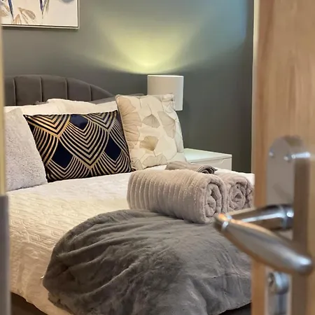West Midlands-2 Double Bed Room Apartment Dudley Exterior photo