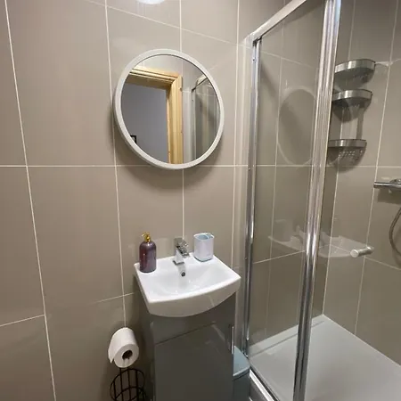 West Midlands-2 Double Bed Room Apartment Dudley Exterior photo