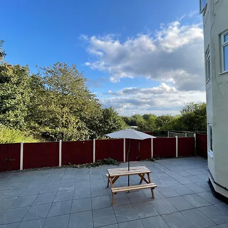 West Midlands-2 Double Bed Room Apartment Dudley Exterior photo