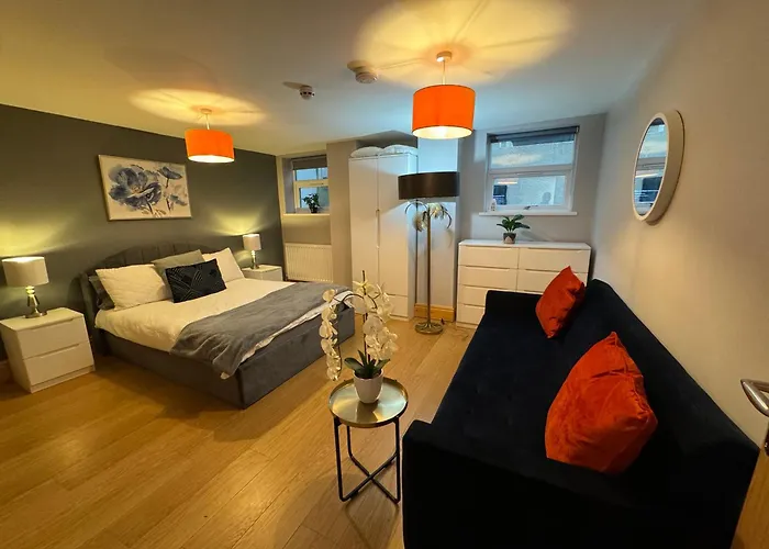 West Midlands-2 Double Bed Room Apartment