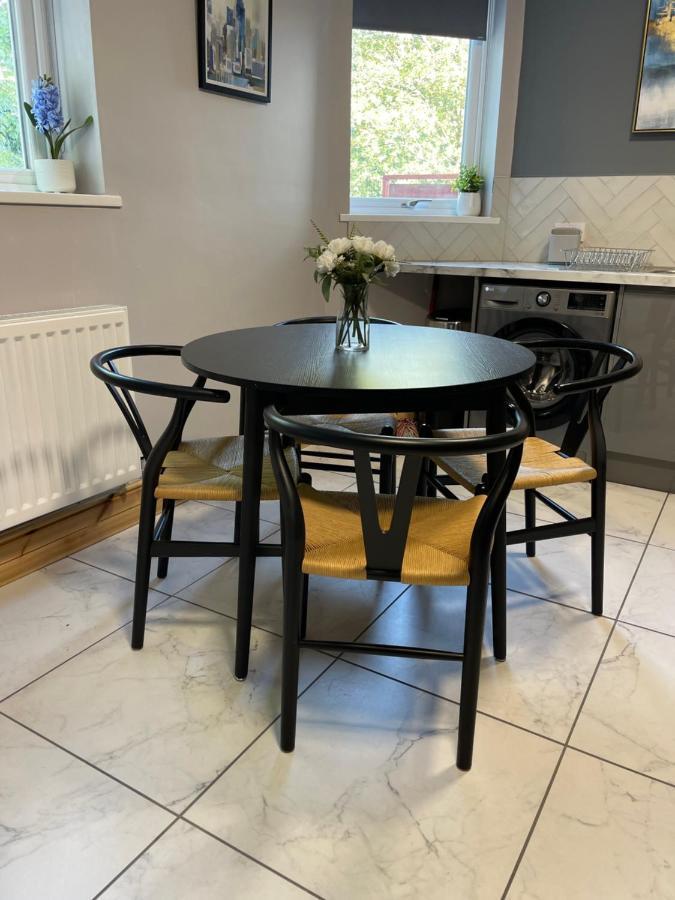 West Midlands-2 Double Bed Apartment *