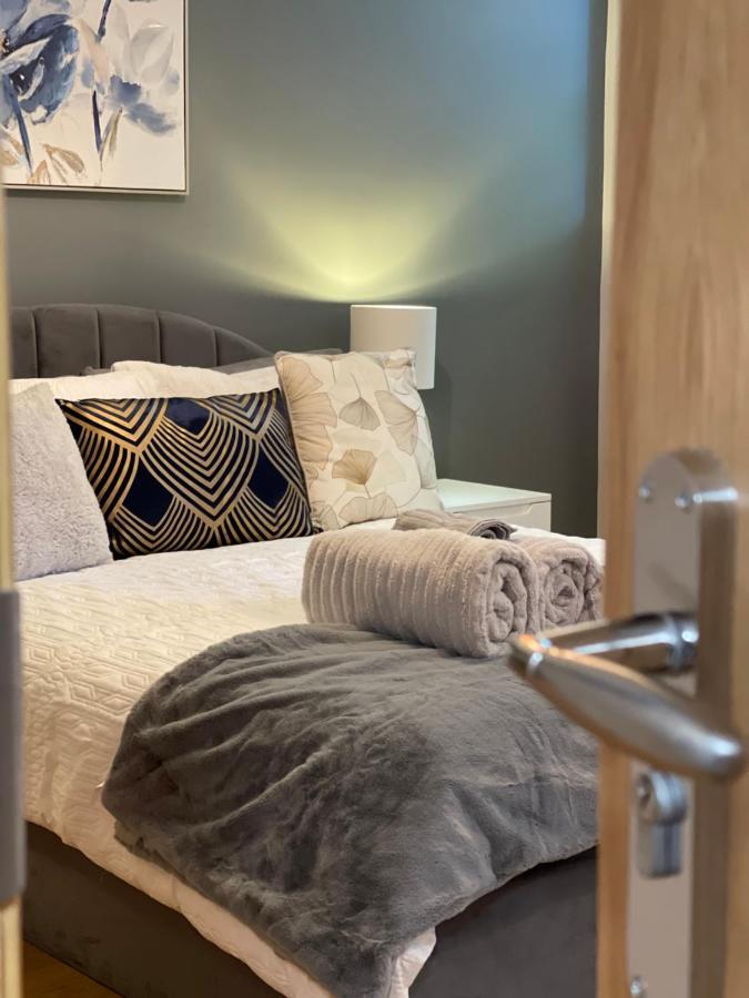 West Midlands-2 Double Bed Dudley