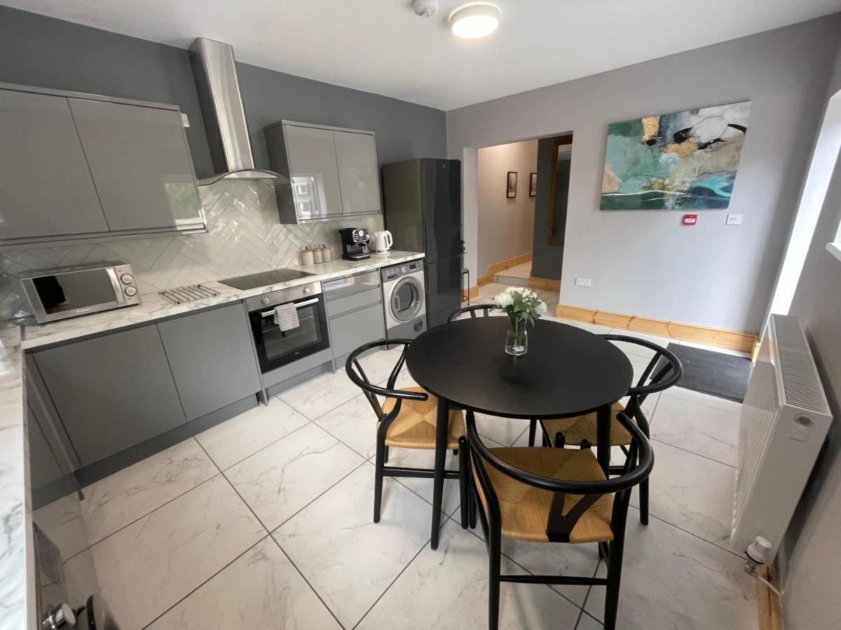 Apartment West Midlands-2 Double Bed *