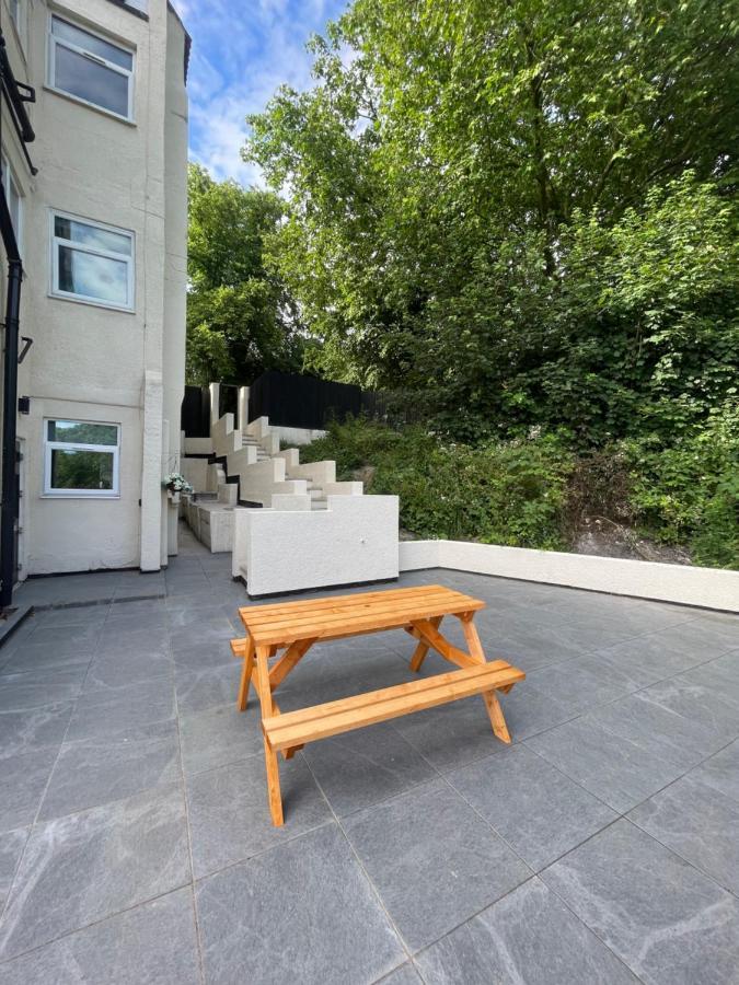 West Midlands-2 Double Bed Dudley